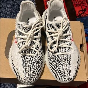 Yeezy Boost 350 V2 Zebra